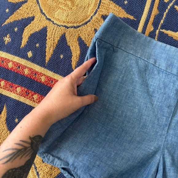 Ann Taylor LOFT The Riviera Short Linen Blend Scalloped Hem Pockets Blue Size 10 - Picture 3 of 10